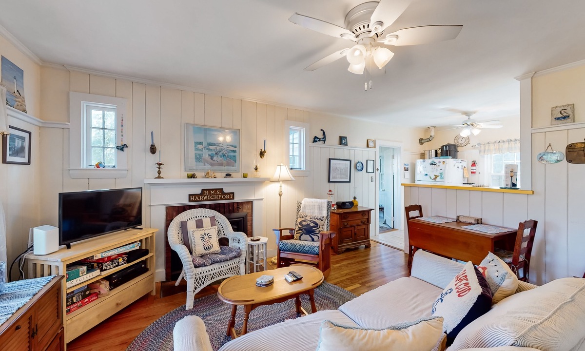 Harwich Port Cottage | Dog-friendly beach cottage on Harwich's main street with large lawn