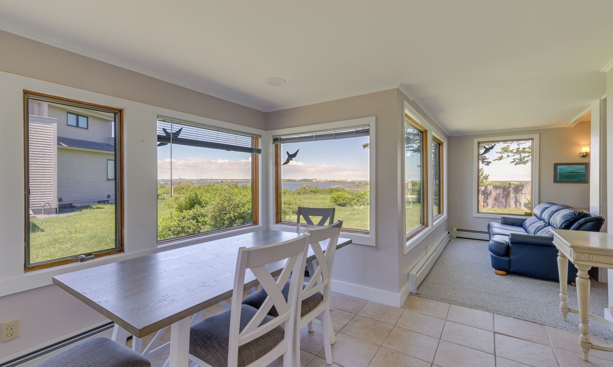 North Truro House | 5 Mi to Provincetown! Water-View Beach House