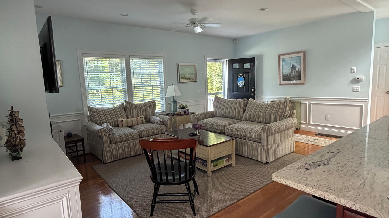 Photo of Livingroom in Northwest Harwich
