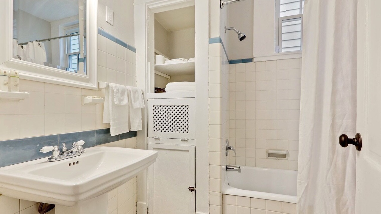 Photo of Bathroom in Seventh Ward