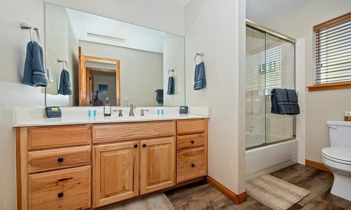 Photo of Bathroom in Summit Estates