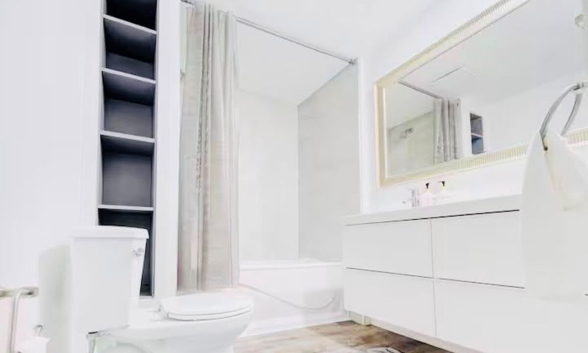 Photo of Bathroom in Hochelaga