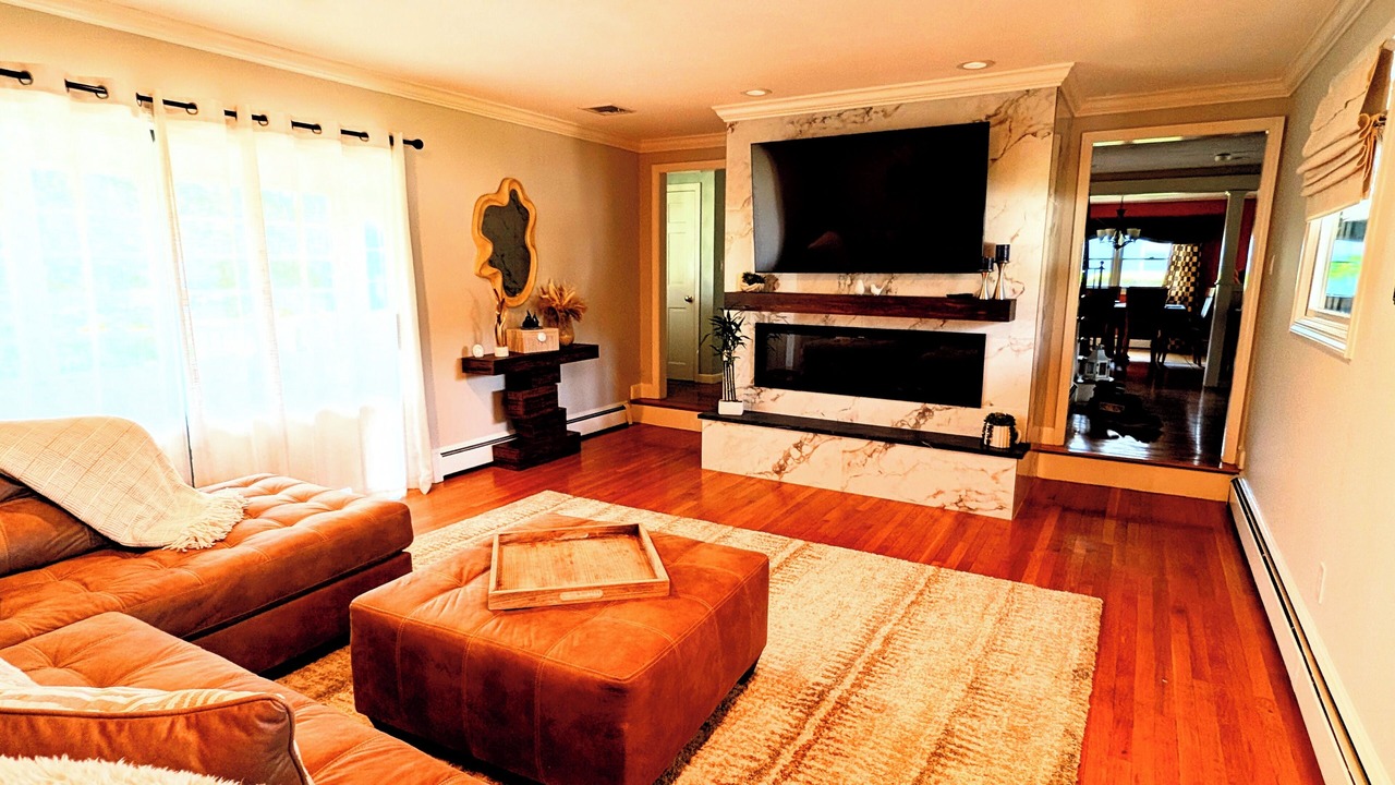 Photo of Livingroom in Marblehead