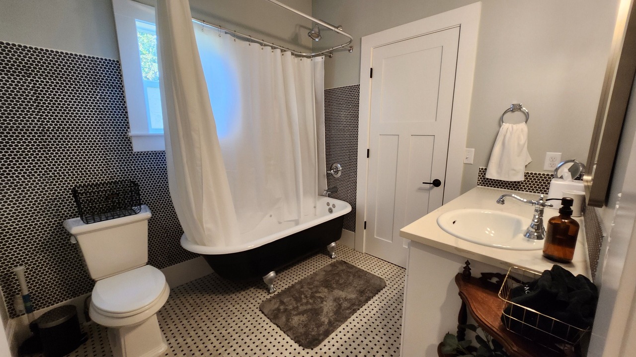 Photo of Bathroom in Stayton