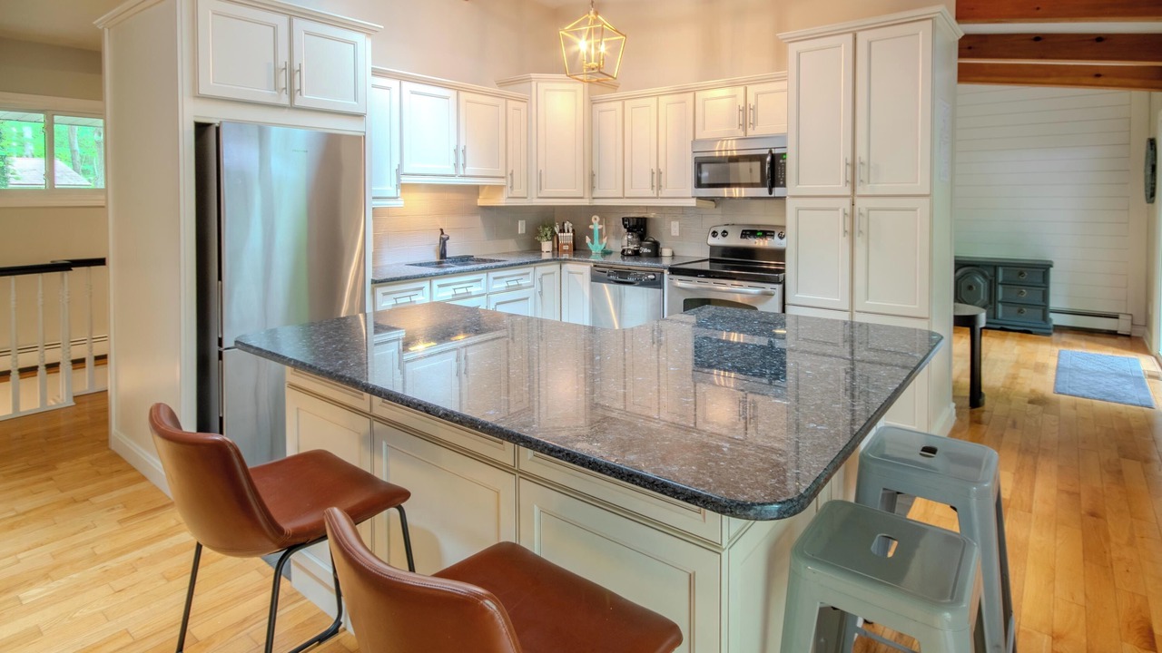 Photo of Kitchen in Grand Bend