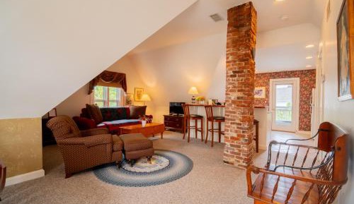 One Bedroom Apartment - Winstead Inn