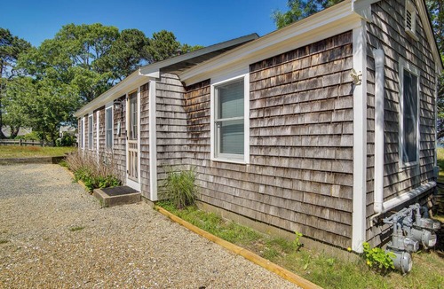 West Yarmouth Cottage | Charming West Yarmouth Cottage - Walk to Beach