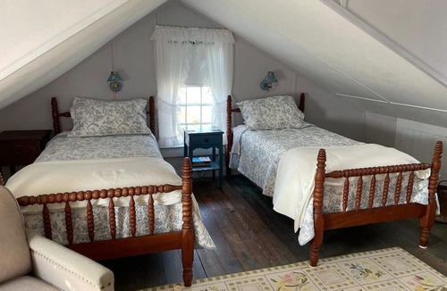 Siasconset Cottage | Sconset Cottage - Ocean Views! 8/11-8/18 with car ferry reservation option!