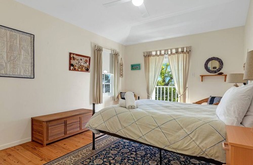 Hyams Beach Cottage | Whalers Retreat superb 3 bedroom cottage in a quiet pocket of Hyams Beach.