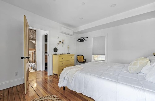 Rockport Apartment | The Bookstore · Private Parking · King Beds · Downtown Rockport