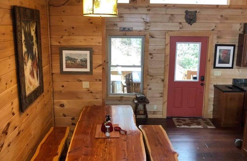 Sapphire Cabin | BREATHTAKING VIEWS @ 3,850 FEET 4.2 ACRES GATED PRIVACY 100+ CONSECUTIVE 5 STARS