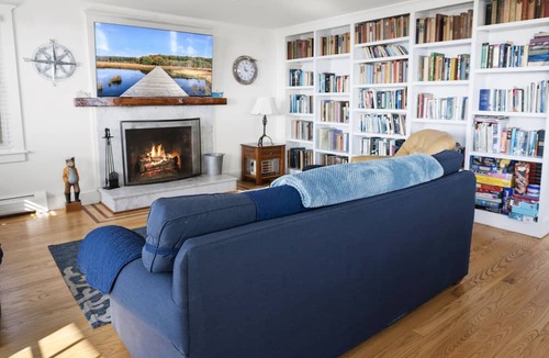 Nantucket House | Love Sand, Madaket on the Beach, Lovely Seaside Home