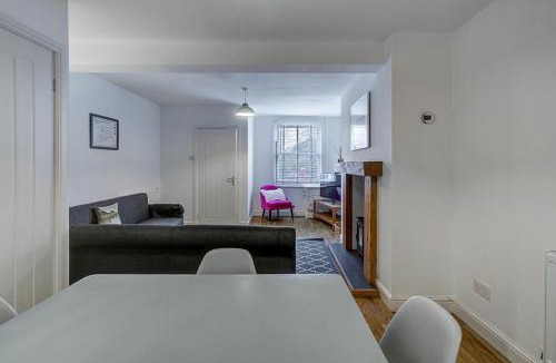 Chester House | Love Street Cottage