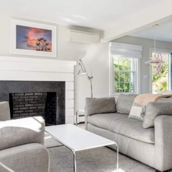 Charming 4-bedroom and 2 Full Bath cottage in Brant Point location with WiFi, AC in Nantucket