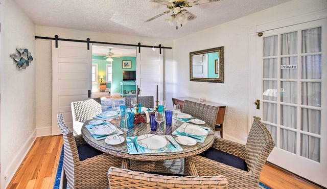 Chincoteague House w/Enclosed Porch + Deck in Chincoteague