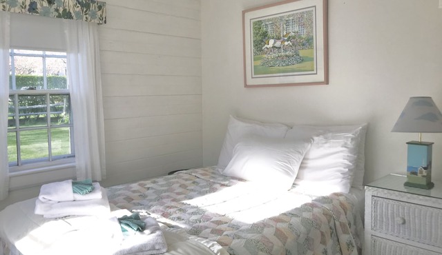Charming & Spacious Historic Home In Sconset! Big yard in Siasconset