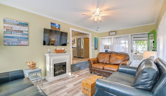 Steps to Ocean: Surfside Beach Home w/Patio in Murrells Inlet