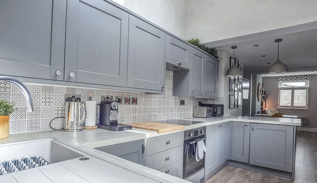 Modern 3-Bed House on Tarporley High Street in Tarporley