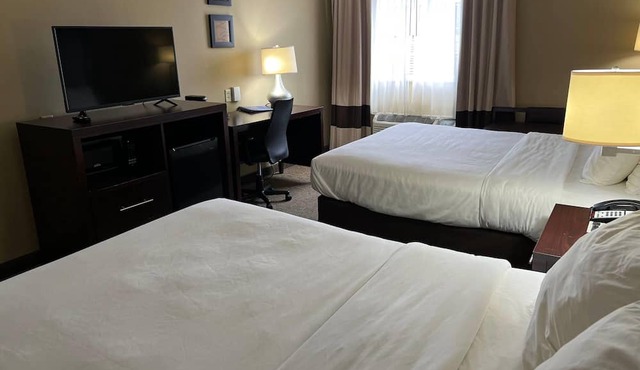 Days Inn & Suites by Wyndham Manheim Lebanon in Manheim