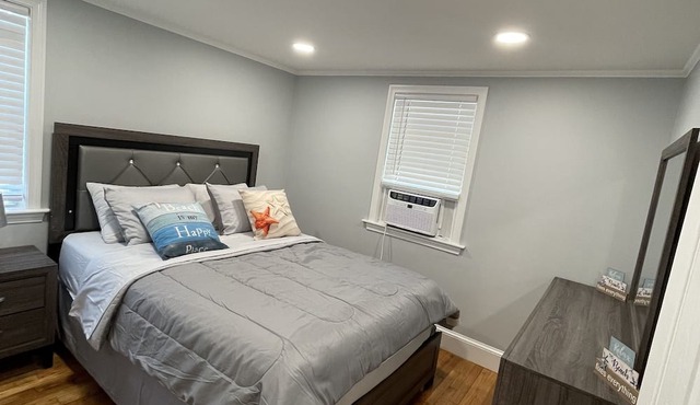 Entire 2 bedroom cozy house in middle of Hyannis in Barnstable
