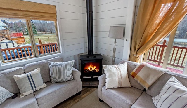Perfect Alaskan Get away! Comfy, cozy, and remote…you will not regret it. in Palmer