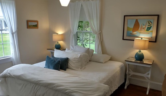 Sconset vintage mansion ON bluff-private beach access- close to the village in Nantucket