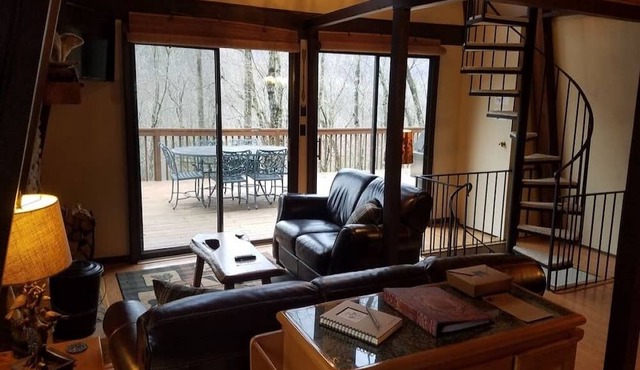 Treetops Lodge - Private Mountain Home in Mt. Mitchell Golf Community in Burnsville