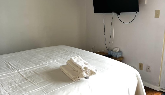 Unit #8 - 2nd Floor - Efficiency Studio with A/C in N TRURO