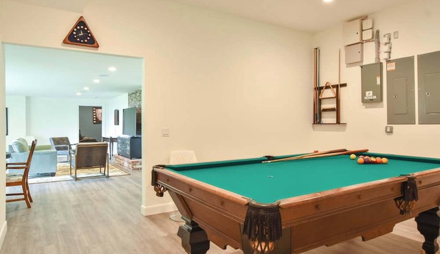 Luxurious Waterfront Home! in Orleans