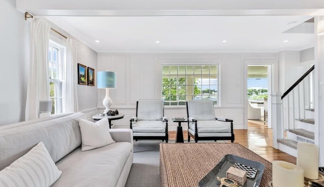 Close to Beach, Harbor Out Front, Village Around the Corner! RPAM122 in Harwich Port
