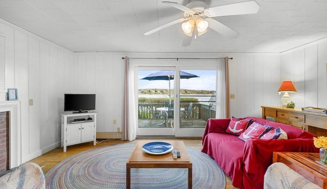 Peaceful Waterfront Cottage Escape in Eastham