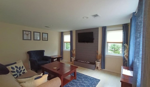 Cozy, vacation home in a charming duplex cottage in Yarmouth