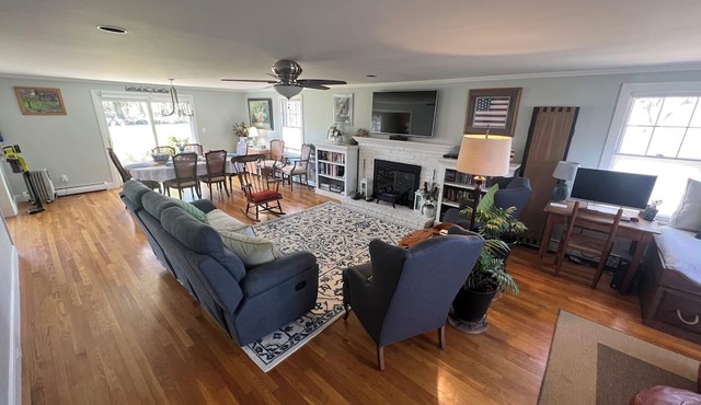 The Anchor House Marblehead Retreat - Minutes to Old Town and Historic Salem! in Marblehead