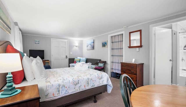 Studio perfect for 3, Walk to Nauset Beach! in Orleans