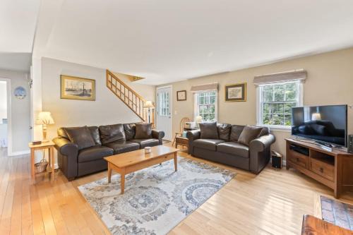 Cape Cod Cottage Near Beaches & Bike Trail in Harwich