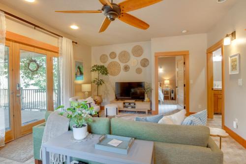 Half-Mi to Scotts Mills Falls: Wine Country Apt in Scotts Mills