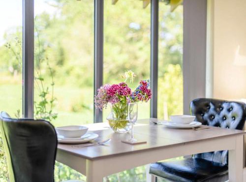 Romantic cottage for 2 with hot tub in Wimborne Minster